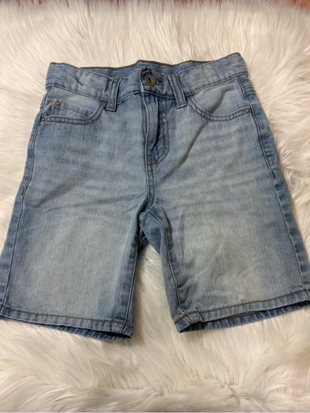 The Children’s Place Denim Light Wash Cotton Shorts - Boys Size 8